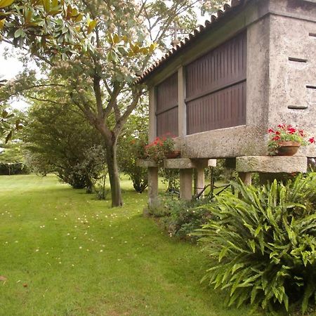 Vivienda Tradicional Con Jardin Y Patio Interior Villa Villanueva De Arosa Luaran gambar