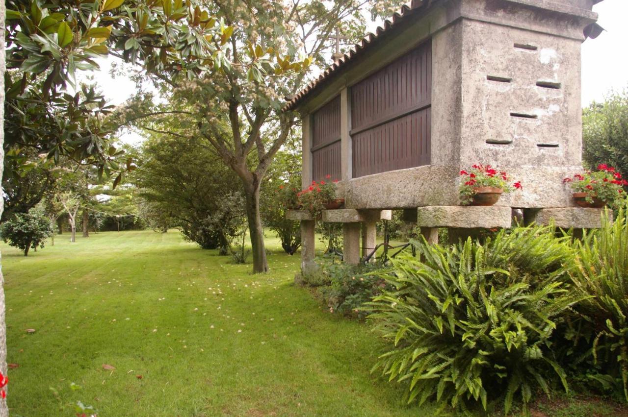 Vivienda Tradicional Con Jardin Y Patio Interior Villa Villanueva De Arosa Luaran gambar
