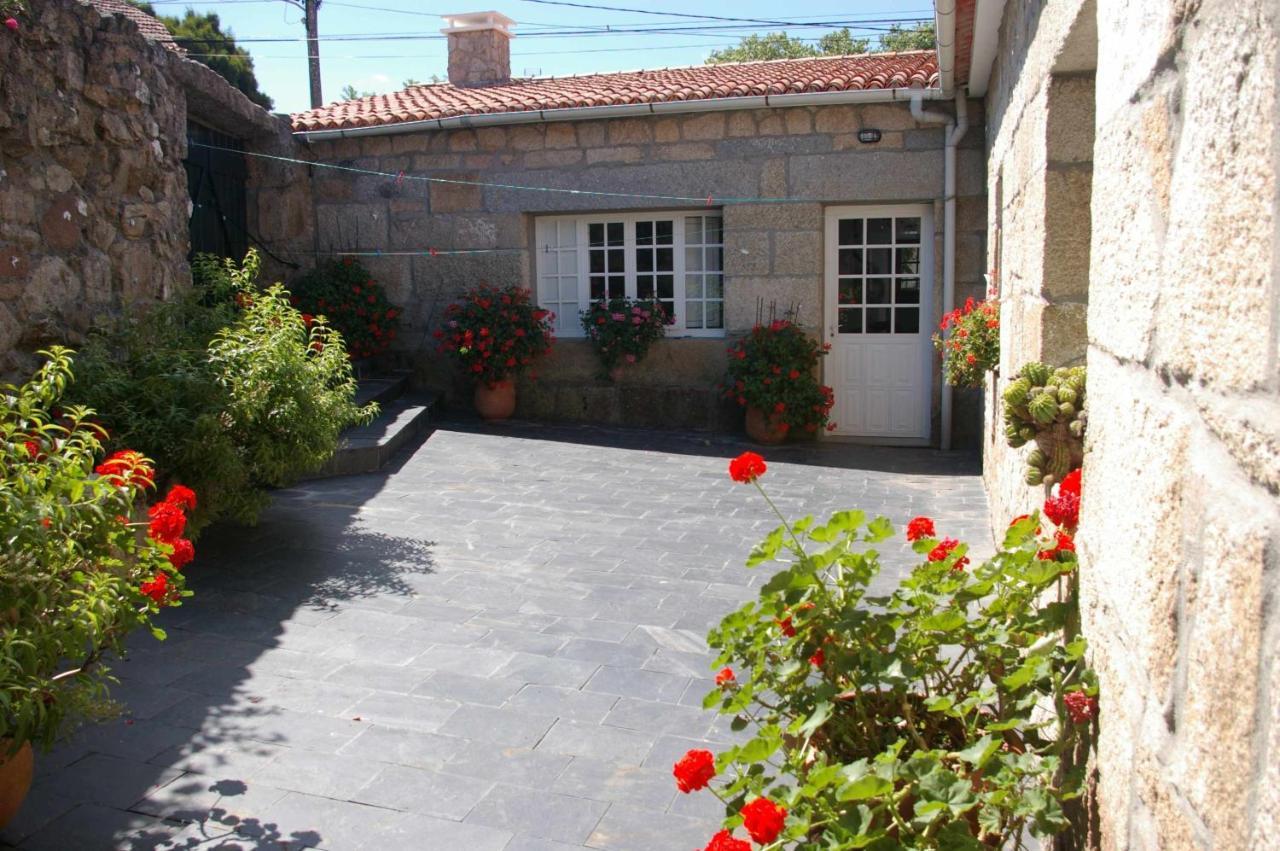 Vivienda Tradicional Con Jardin Y Patio Interior Villa Villanueva De Arosa Luaran gambar