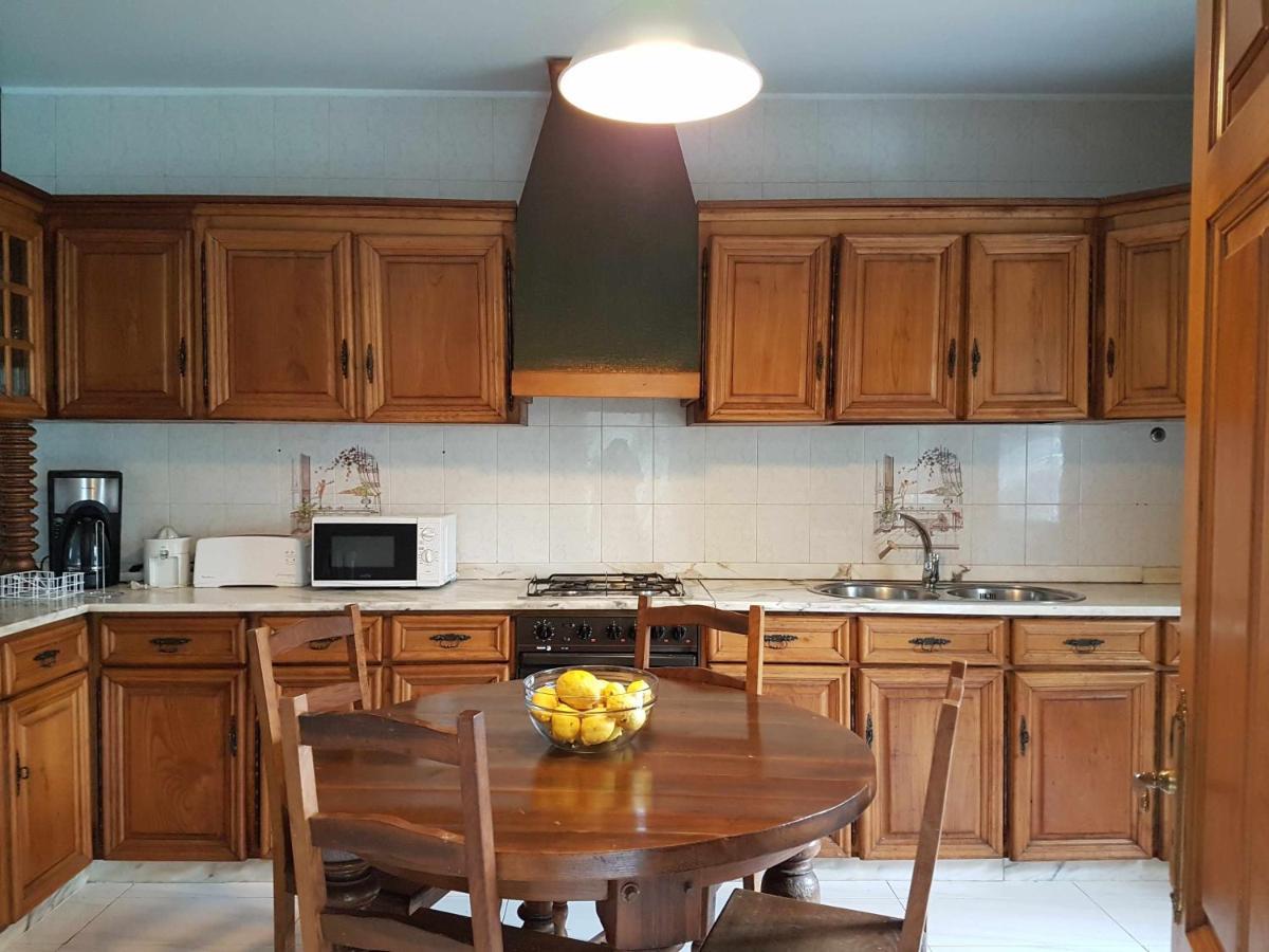 Vivienda Tradicional Con Jardin Y Patio Interior Villa Villanueva De Arosa Luaran gambar